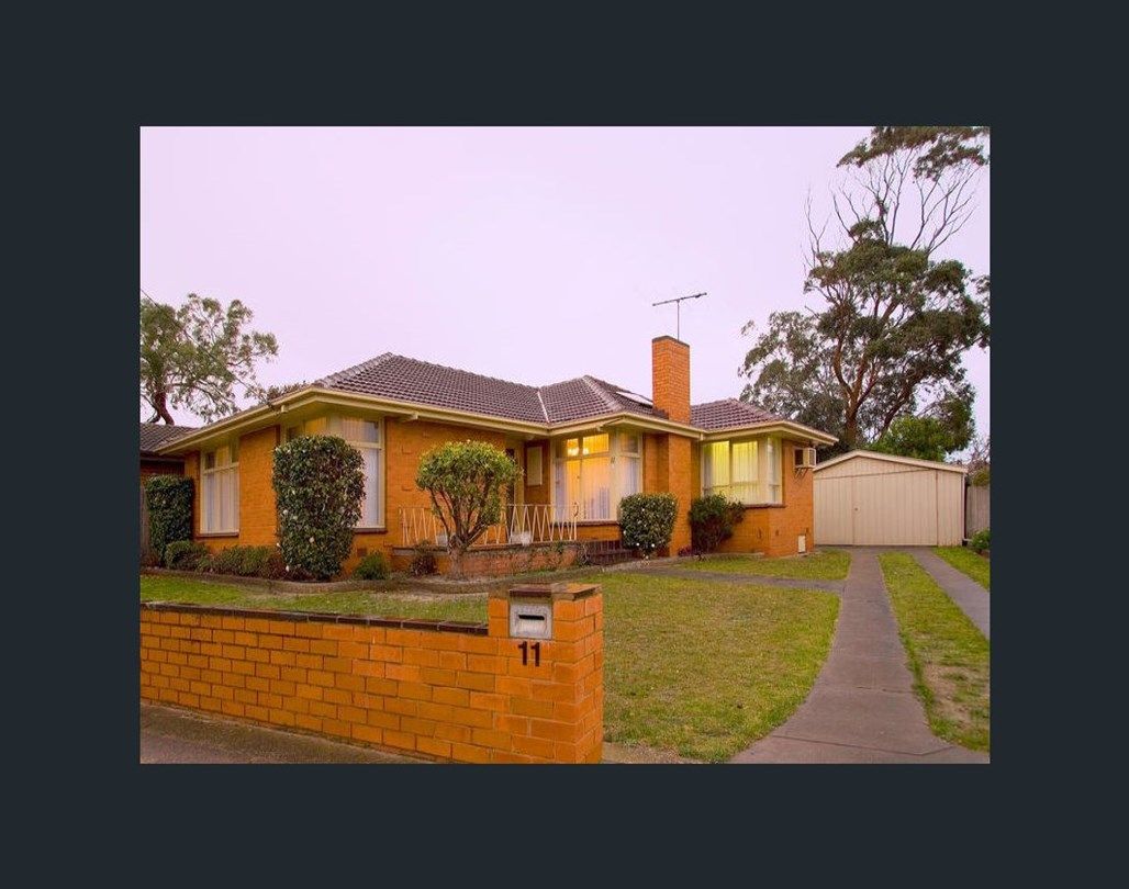 3 bedrooms House in 11 Yalambee Avenue ASPENDALE VIC, 3195