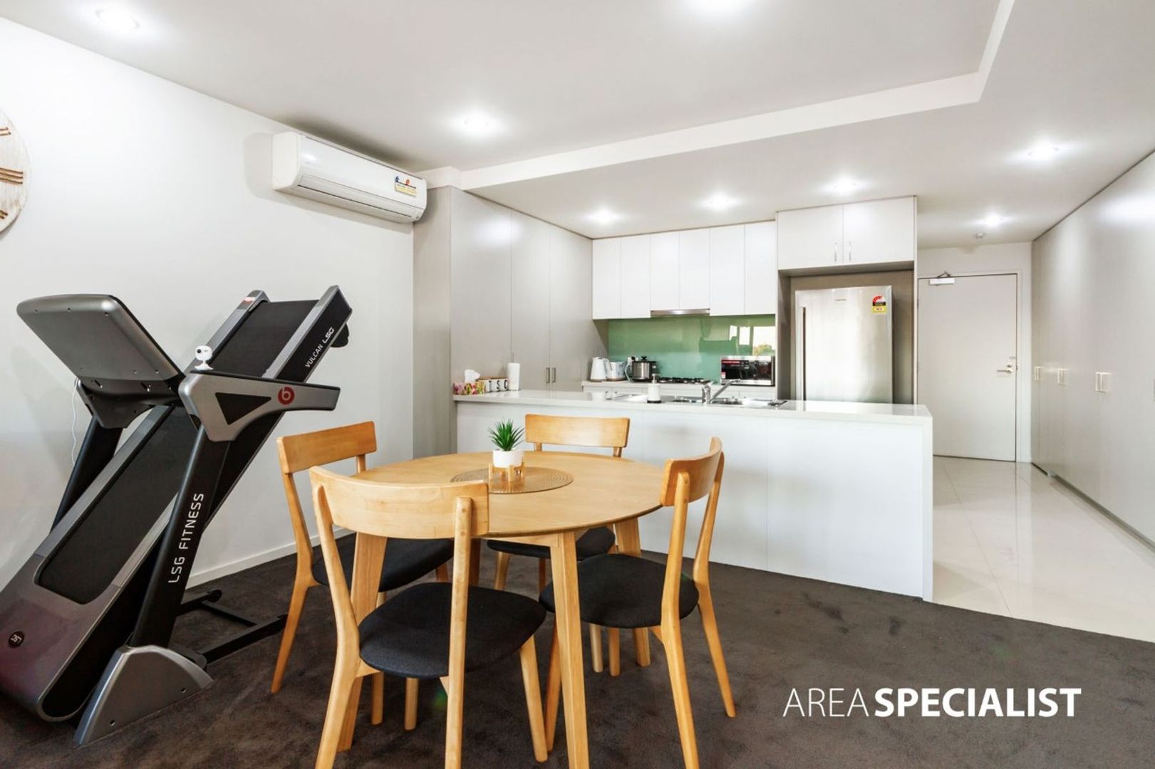 16/1 Woodward Way, Caroline Springs VIC 3023, Image 2