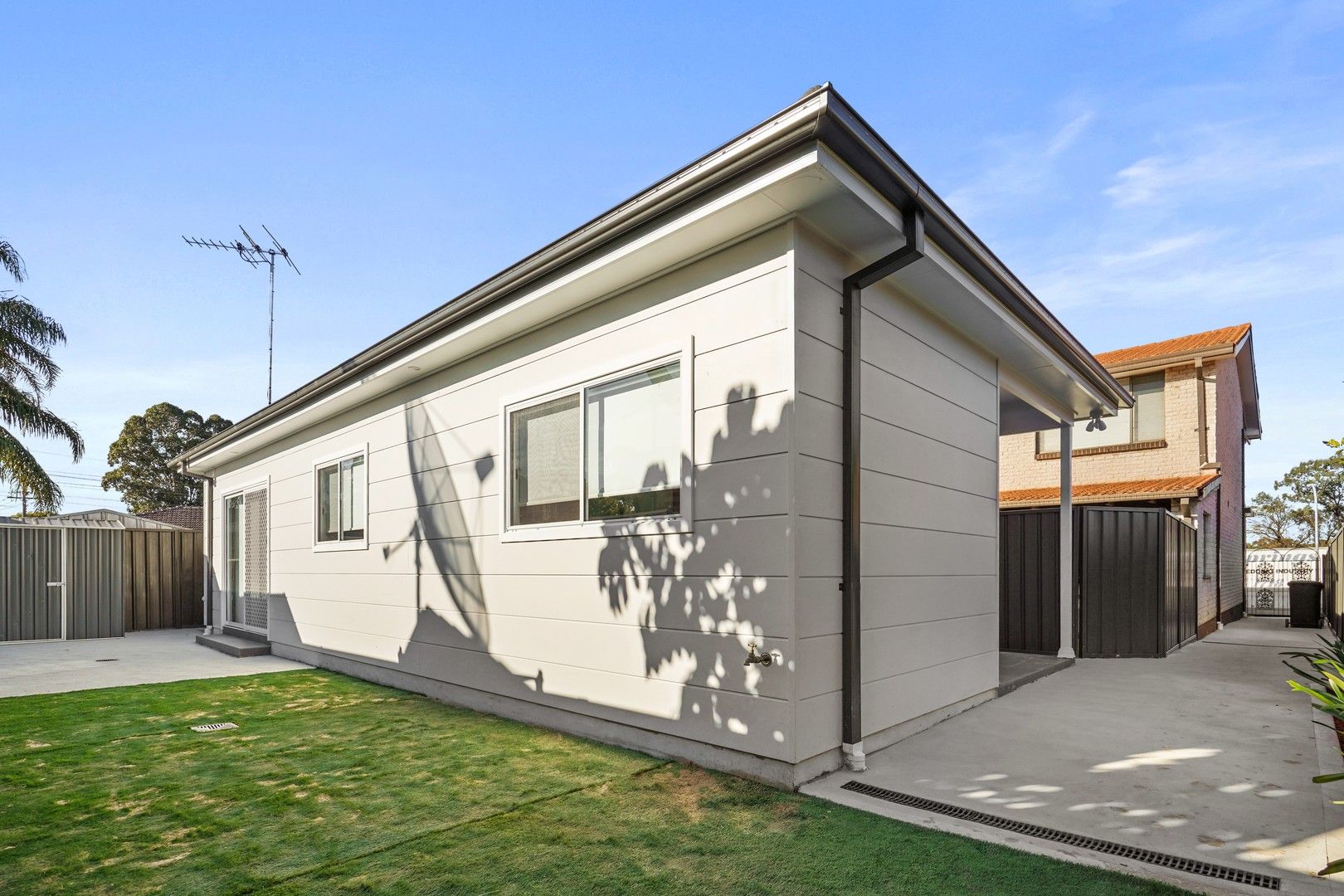 2 bedrooms House in 6a Gurney Crescent FAIRFIELD WEST NSW, 2165