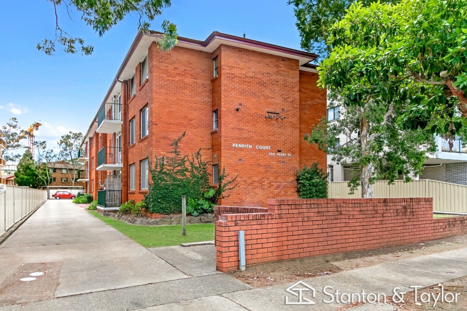 2/209 Derby Street, Penrith NSW 2750, Image 0