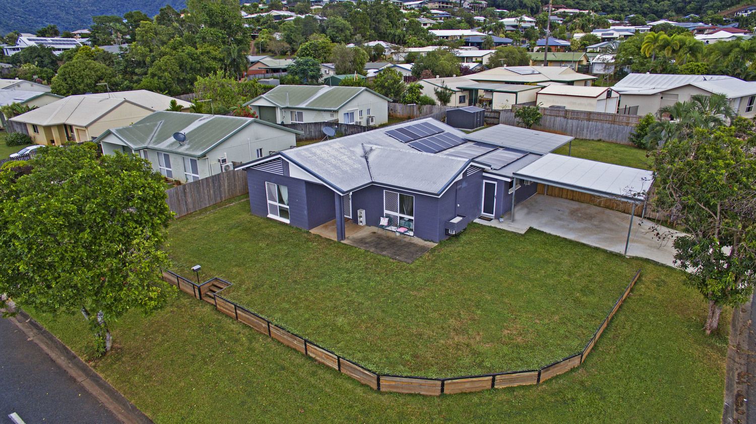4 bedrooms House in 33 Gilmore Street BENTLEY PARK QLD, 4869