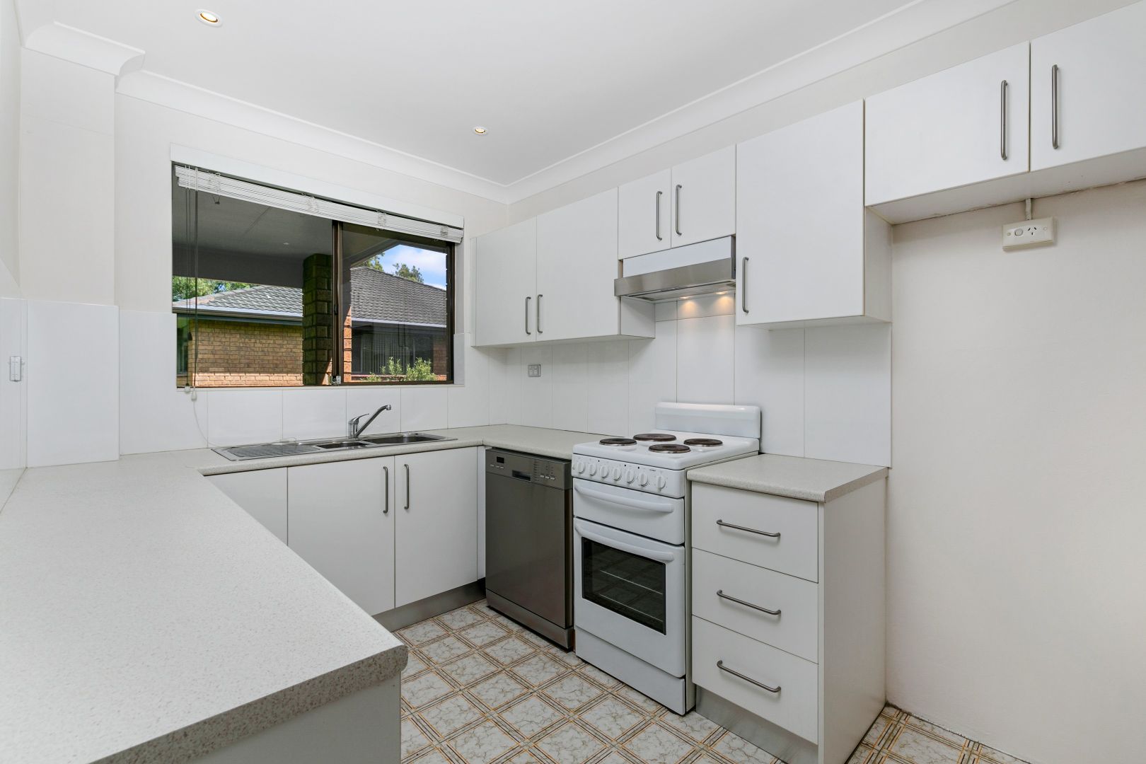 24/57-59 Auburn Street, Sutherland NSW 2232, Image 2