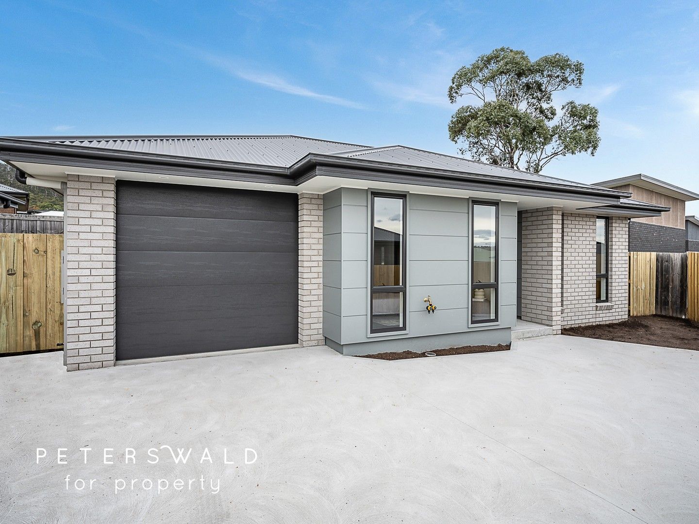 2/8 Highgrove Road, Rokeby TAS 7019, Image 0