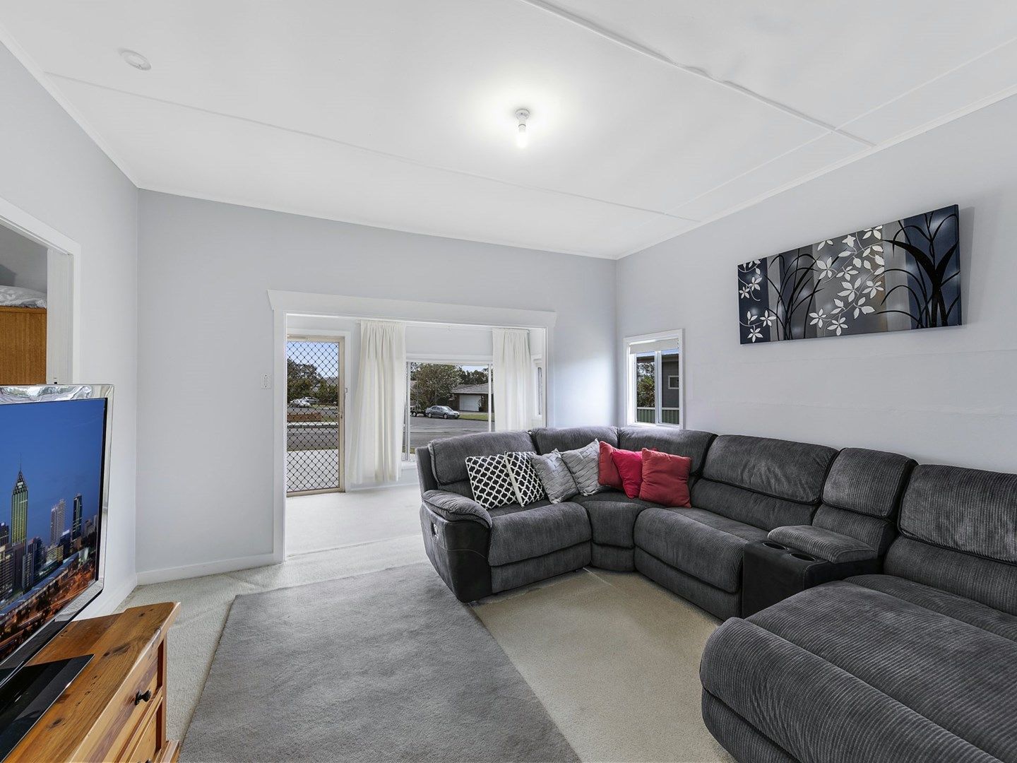 9 Peel Street, Toukley NSW 2263, Image 2