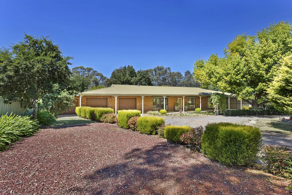 14 Barkers Road, Chiltern VIC 3683, Image 0