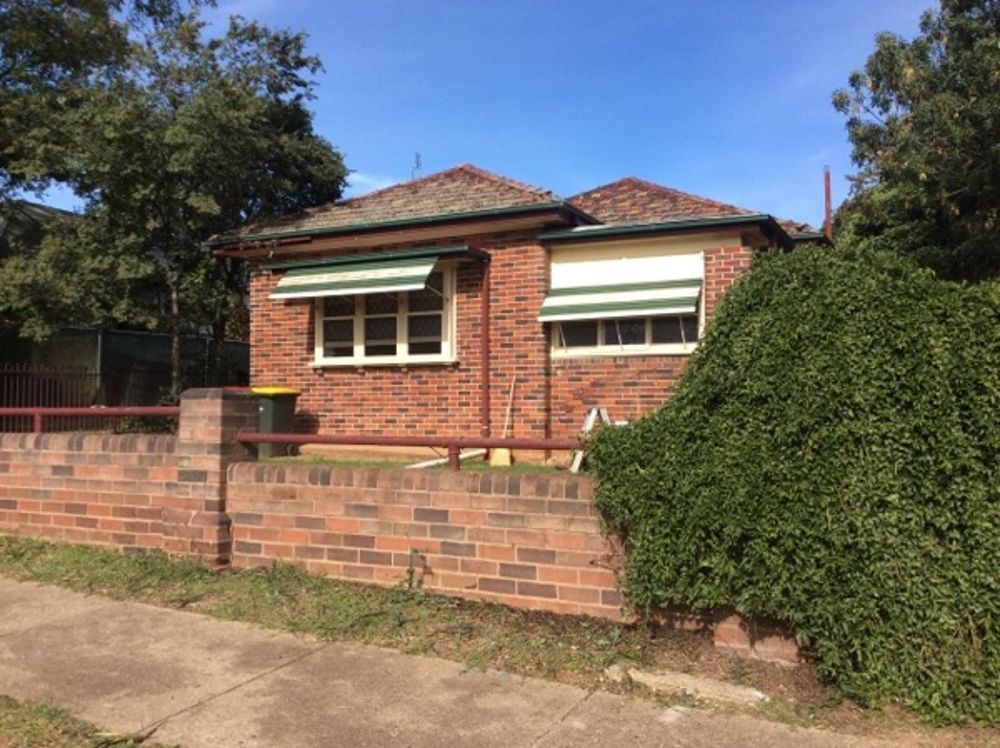 1/45 White Street, East Tamworth Property History & Address Research