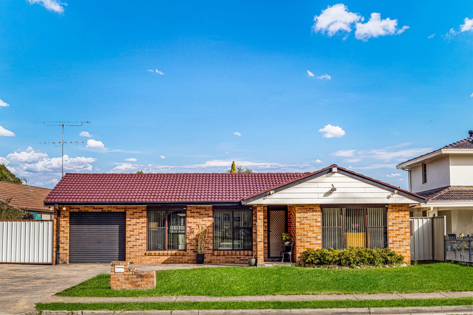 41 Arrowhead Road, Greenfield Park NSW 2176