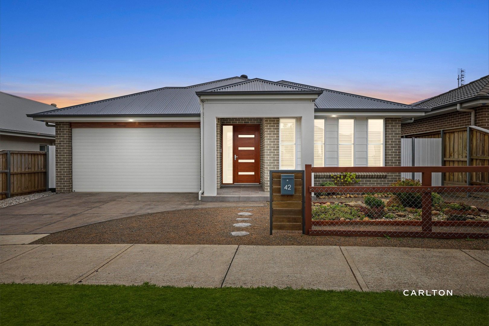 42 Green Street, Renwick NSW 2575 Domain