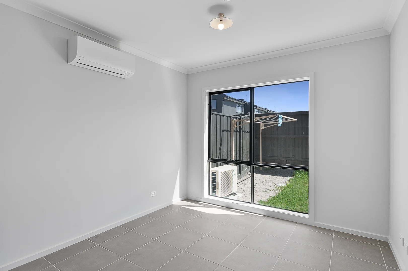 Additional image 4 of 37 Flaxlilly Crescent, Officer VIC 3809