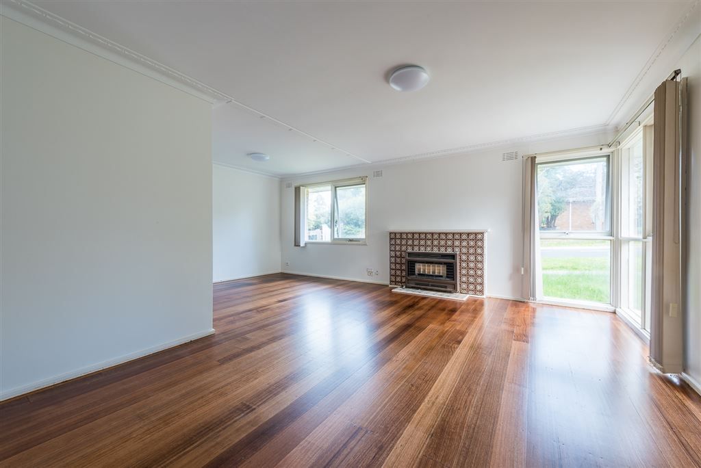 8 Lincoln Avenue, Glen Waverley Property History & Address Research