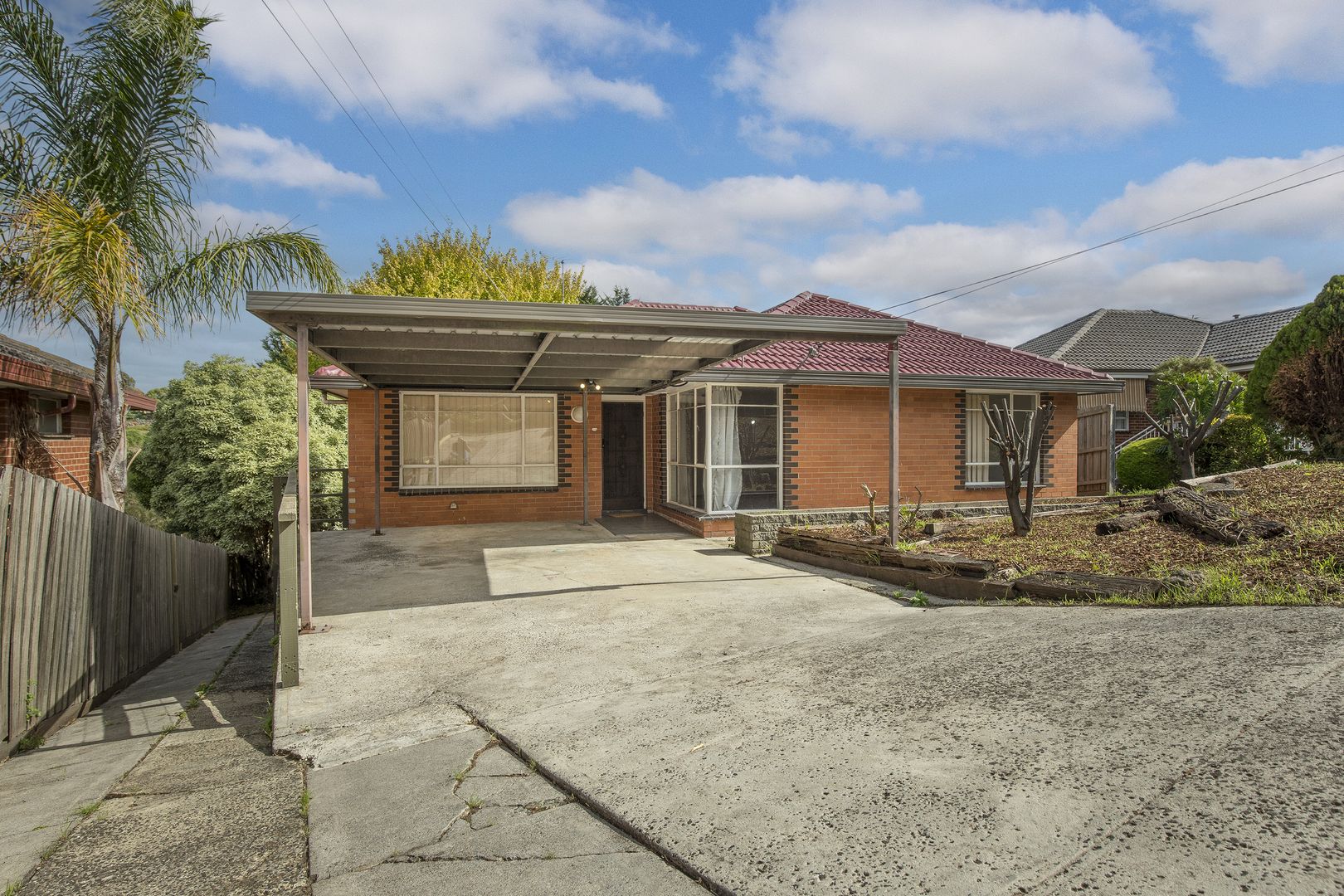 35 Brentwood Dr, Avondale Heights VIC 3034 Domain