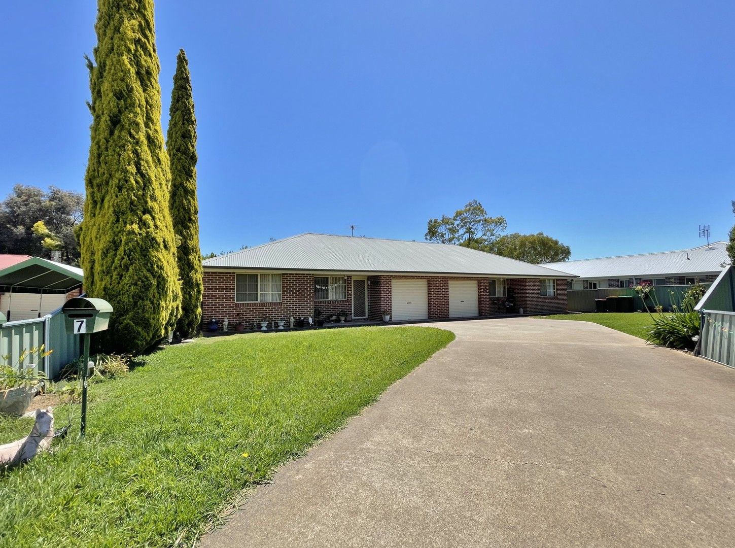 8/3A Sam Place, Young NSW 2594, Image 0