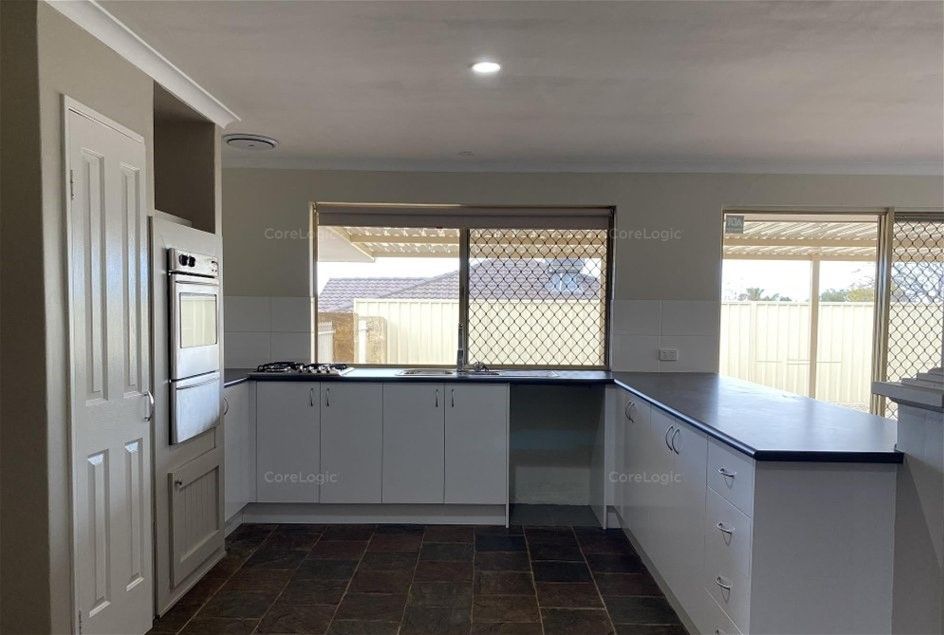 4 bedrooms House in 28 Casuarina Drive HALLS HEAD WA, 6210
