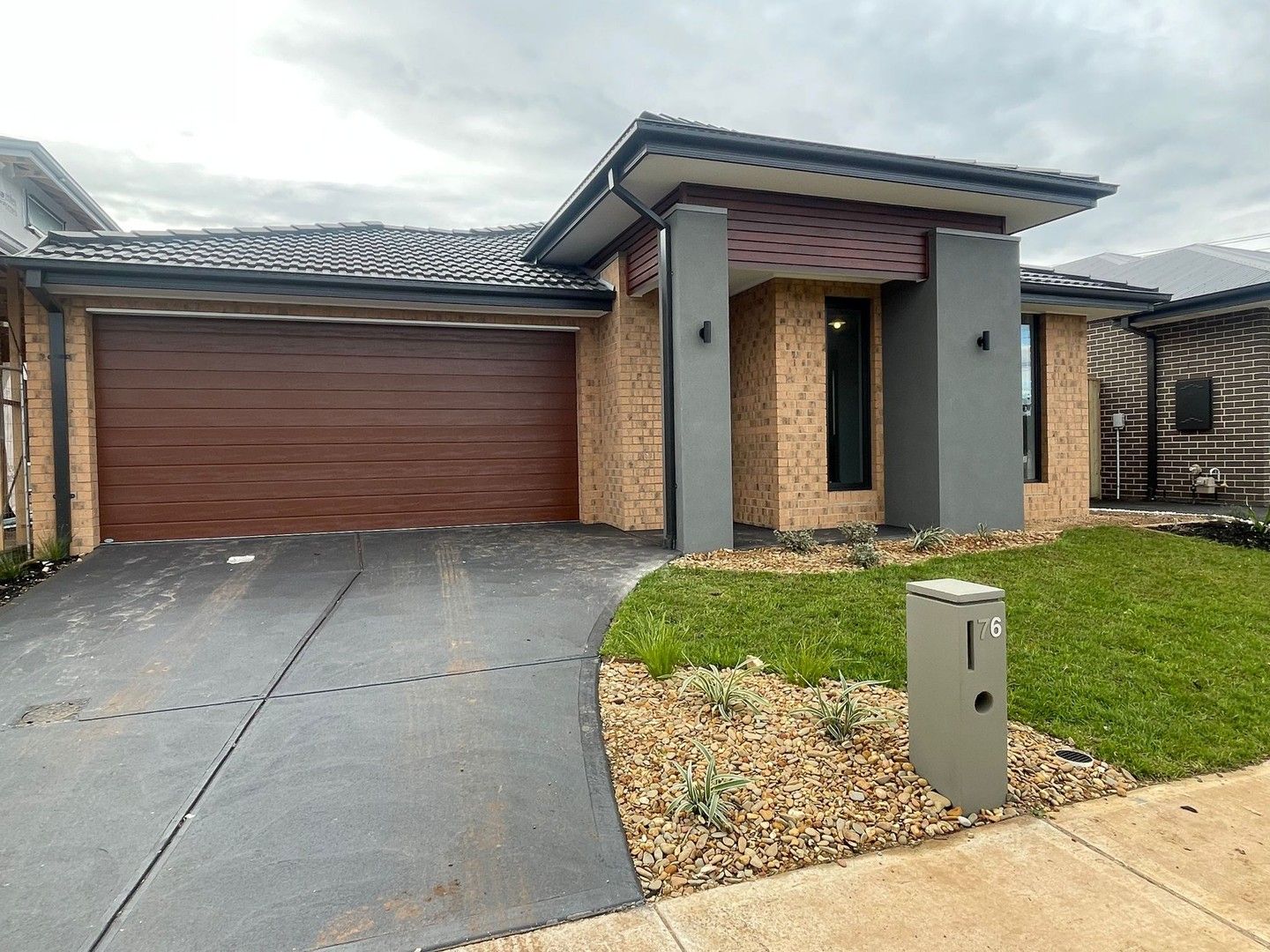 4 bedrooms House in 76 Brampton Crescent BONNIE BROOK VIC, 3335