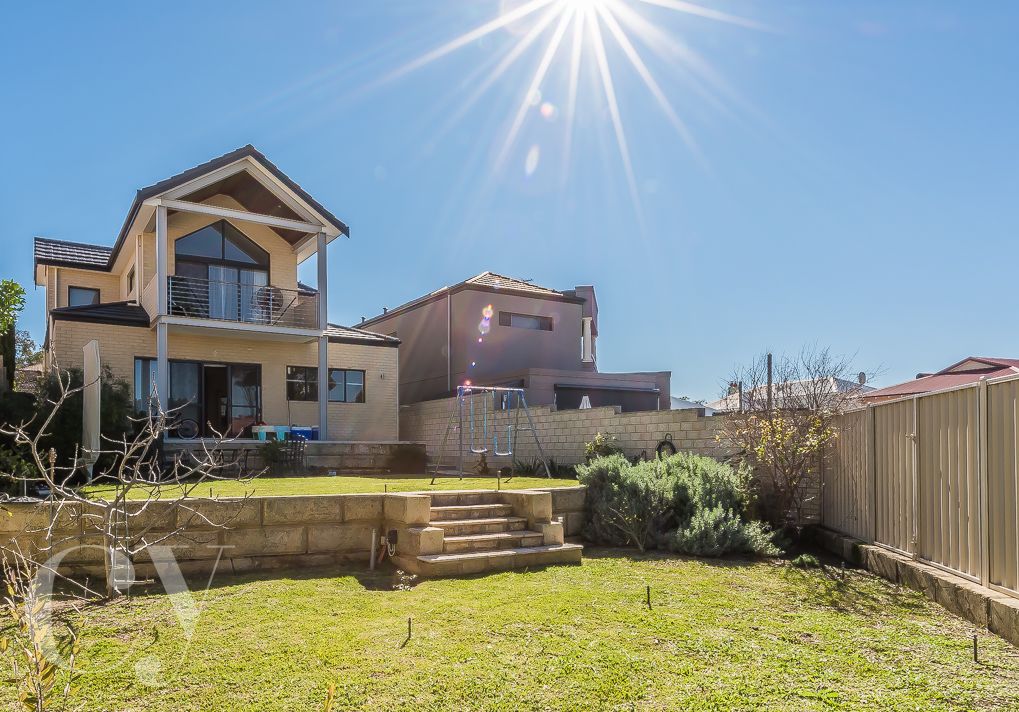 4 bedrooms House in 23a Roberts Road ATTADALE WA, 6156