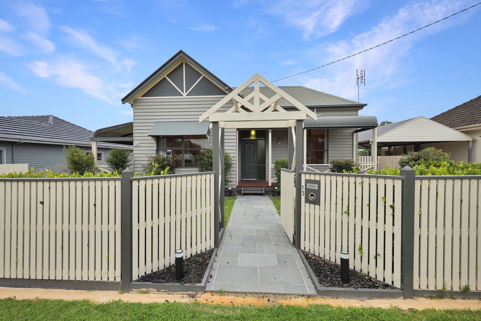 3 bedrooms House in 13 Ross Street BAIRNSDALE VIC, 3875