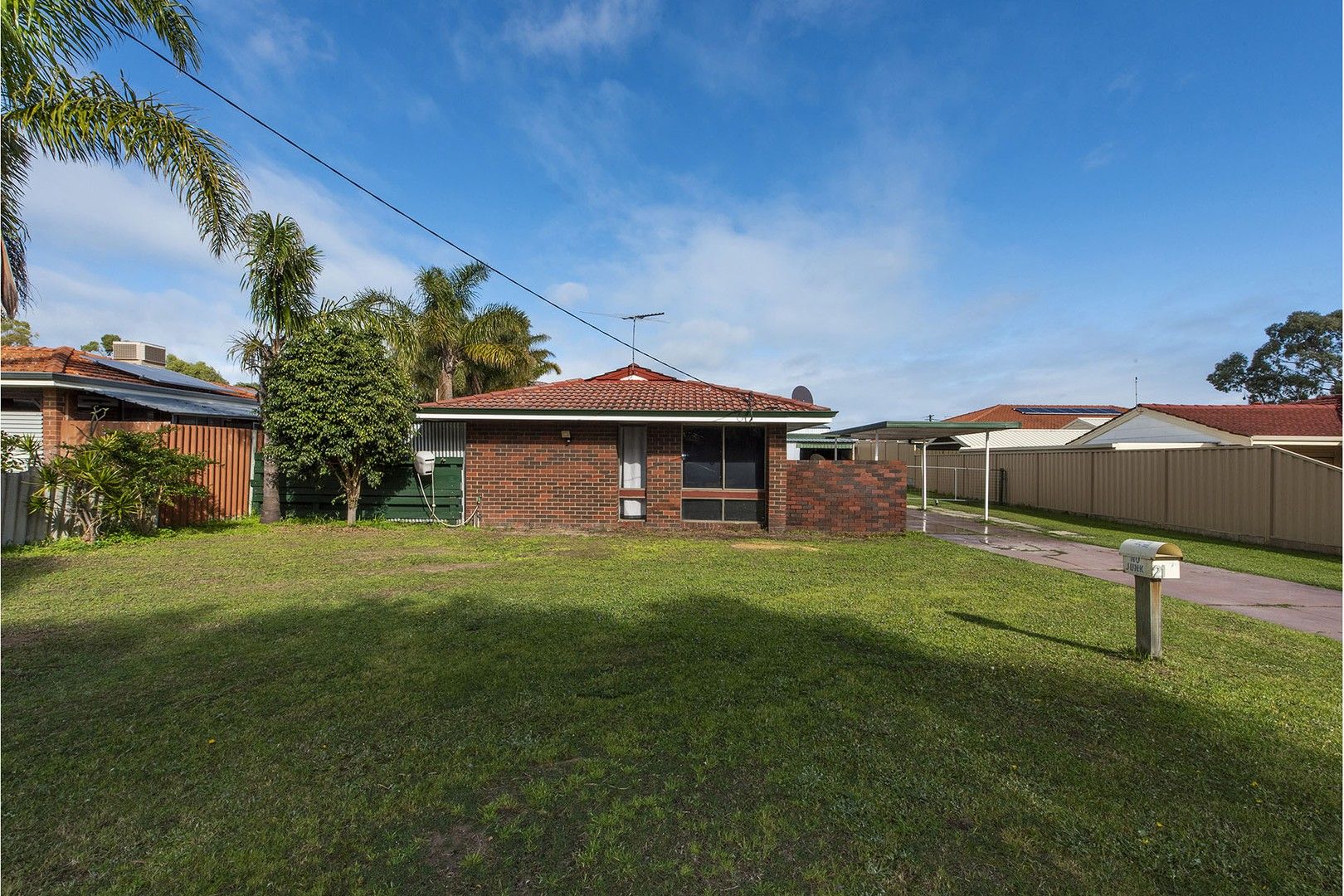3 bedrooms House in 21 Bideford Street WARNBRO WA, 6169