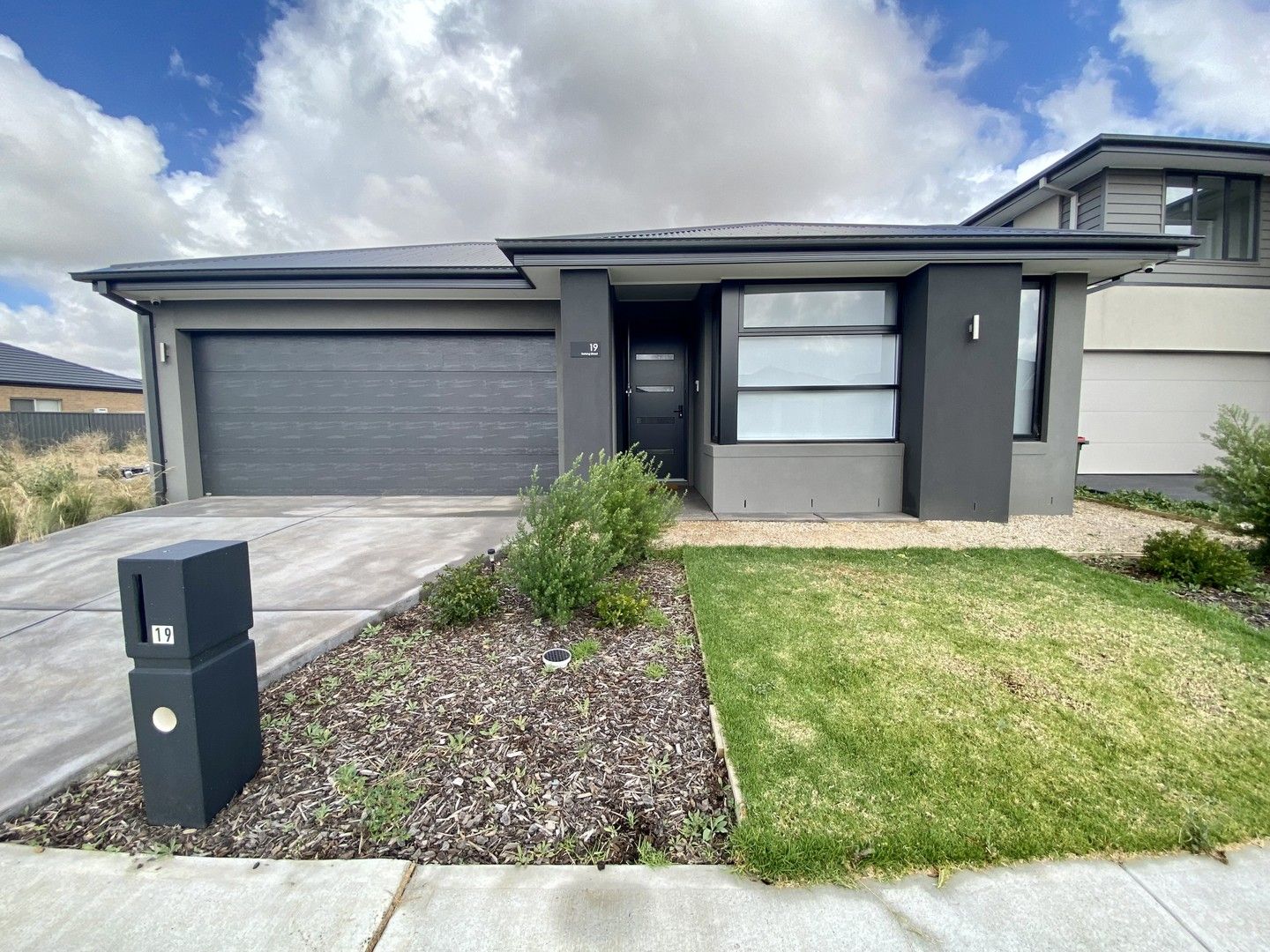 4 bedrooms House in 19 Batang Street TARNEIT VIC, 3029