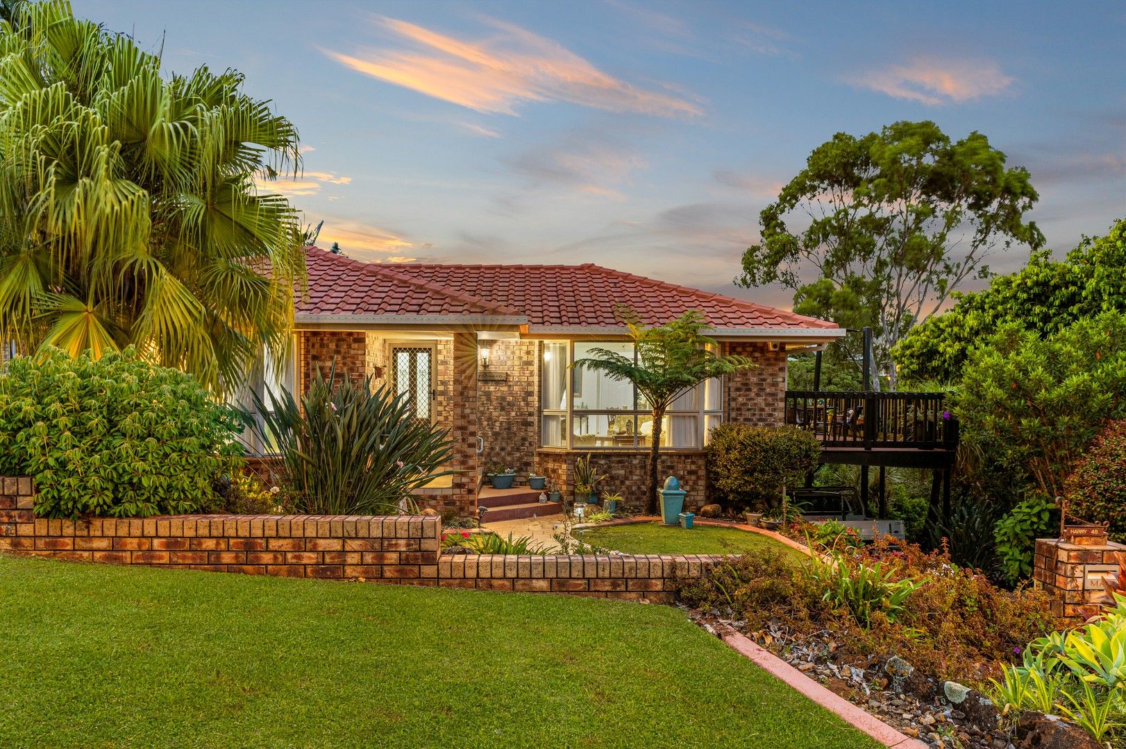 4 bedrooms House in 48 Amaroo Drive BANORA POINT NSW, 2486