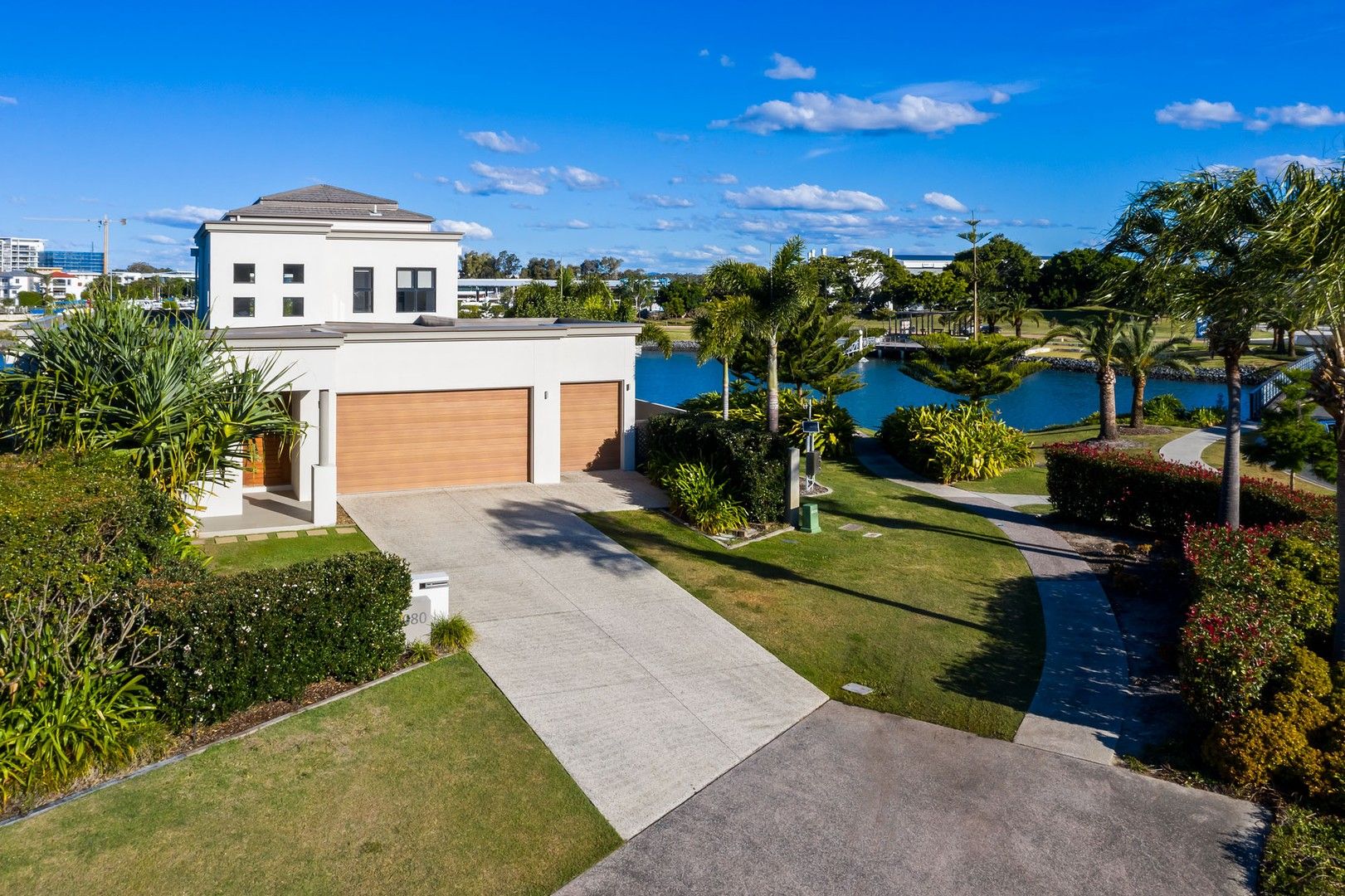 4 bedrooms House in 1080 Edgecliff Drive SANCTUARY COVE QLD, 4212