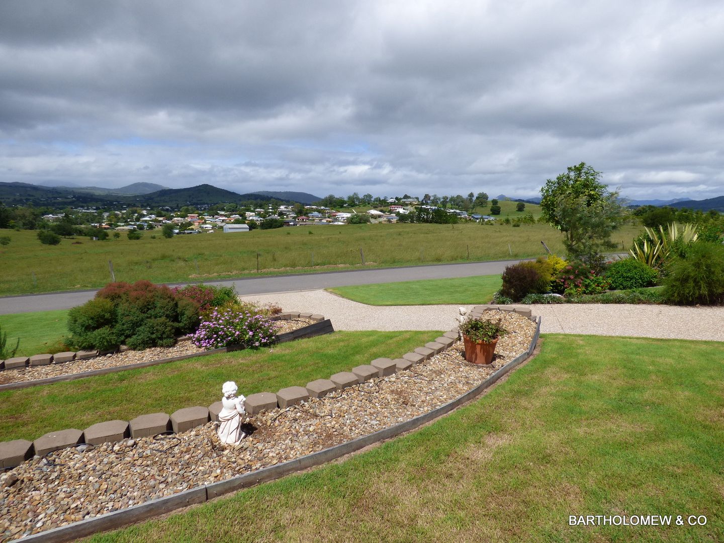 12 Flame Tree Court, Boonah QLD 4310, Image 2