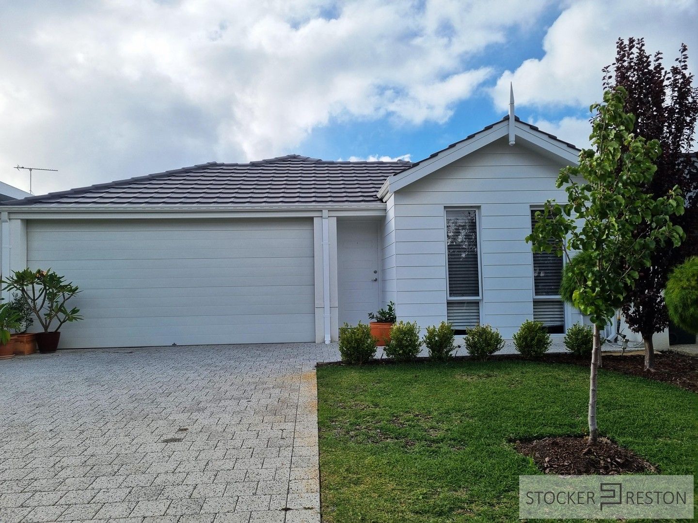 3 bedrooms House in 5 Cruden Way DUNSBOROUGH WA, 6281