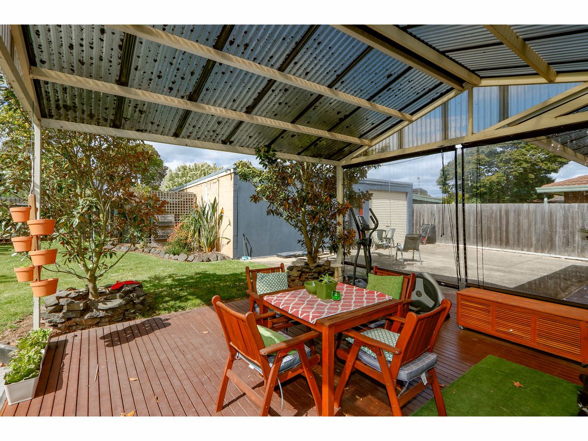 8 Christina Avenue, Sale VIC 3850, Image 1