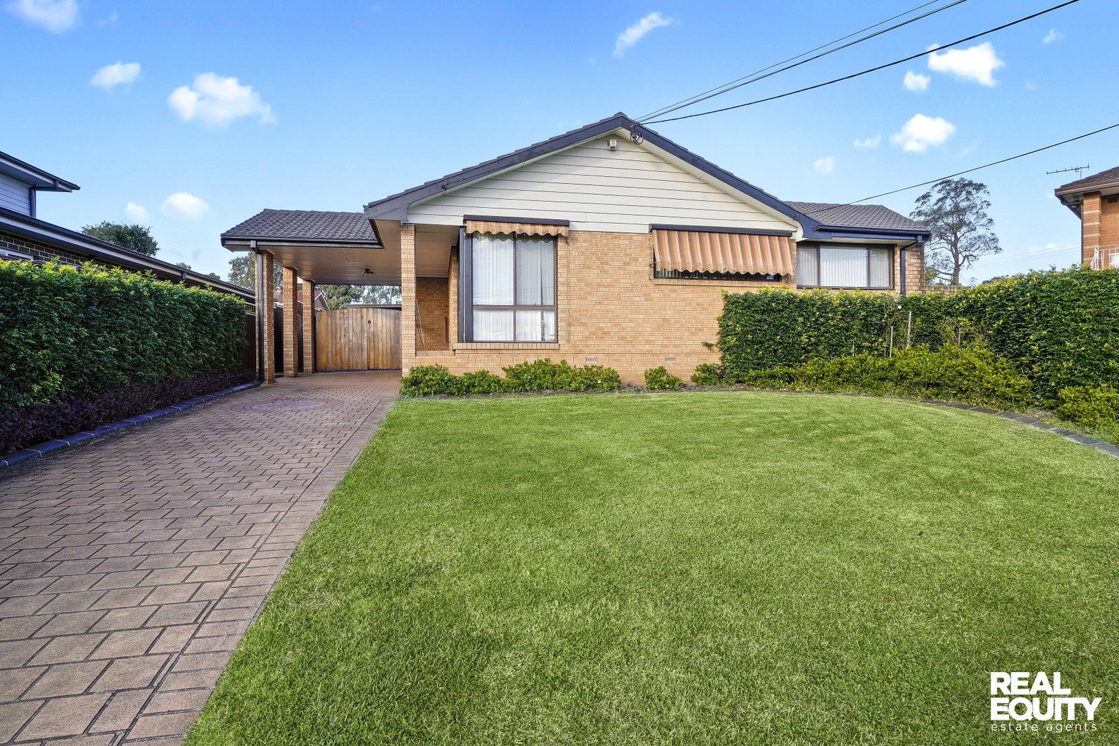 4 bedrooms House in 6 Akora Close CHIPPING NORTON NSW, 2170