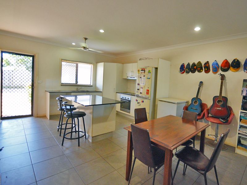 2/3 Caddy Close, Rocky Point QLD 4874, Image 1