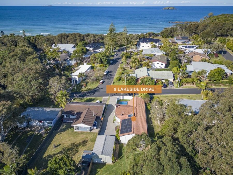 9 Lakeside Dr, Sapphire Beach NSW 2450, Image 2