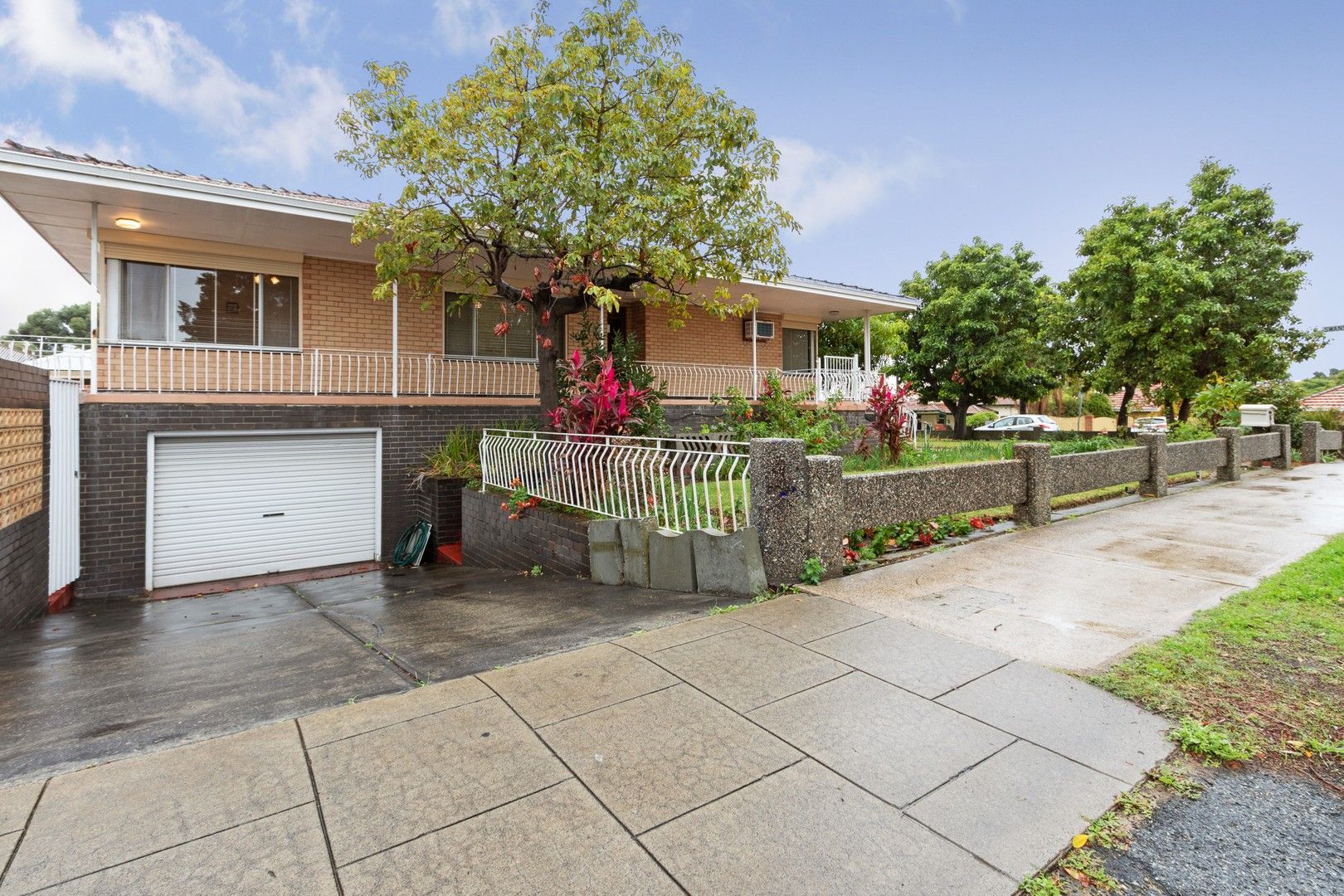 3 bedrooms House in 15 Mint Street EAST VICTORIA PARK WA, 6101