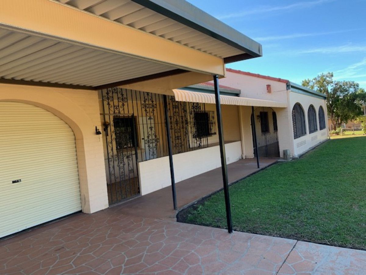 4 bedrooms House in 10 Lagoon Street WEST MACKAY QLD, 4740