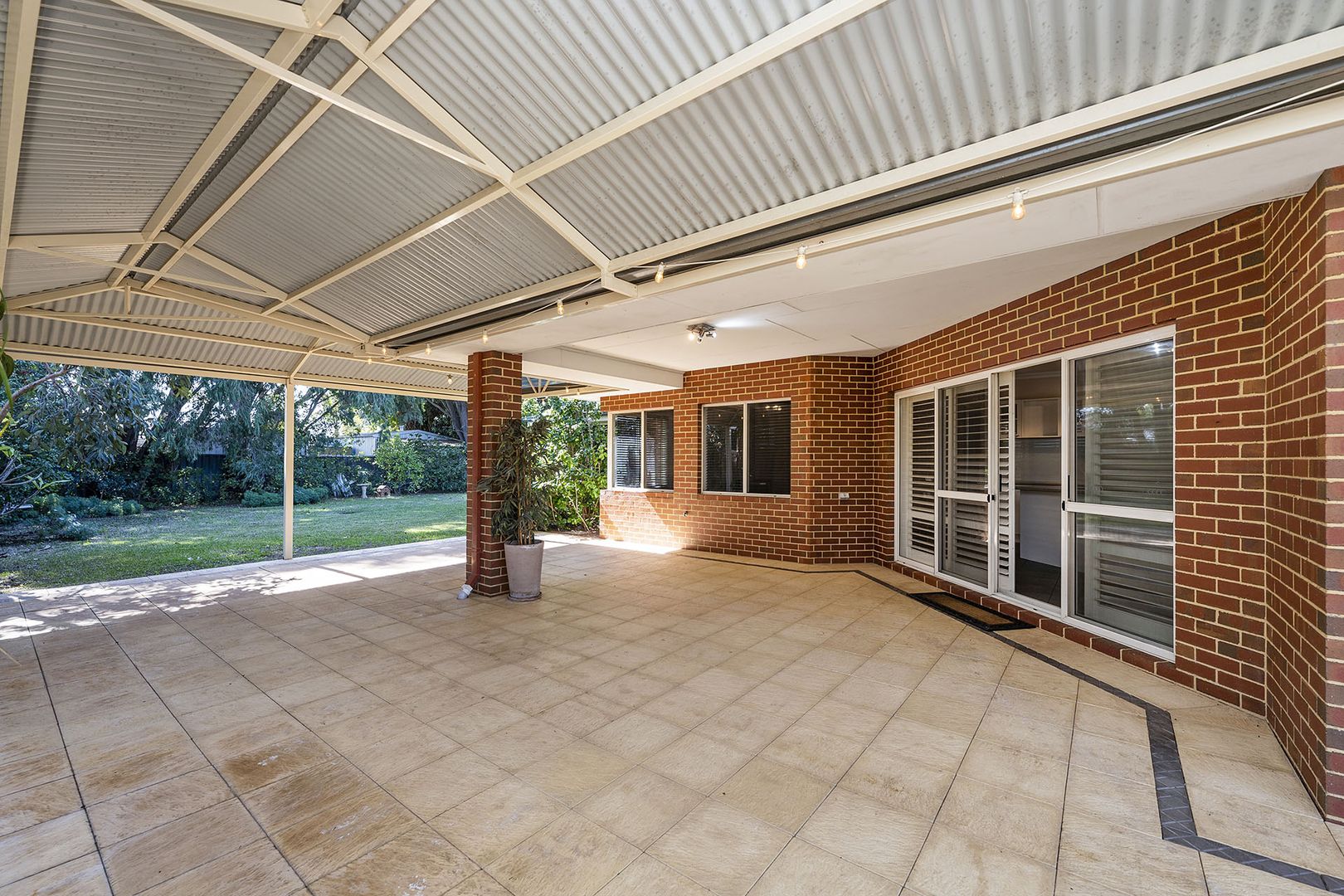 34 Wyeree Road, Mandurah WA 6210, Image 2