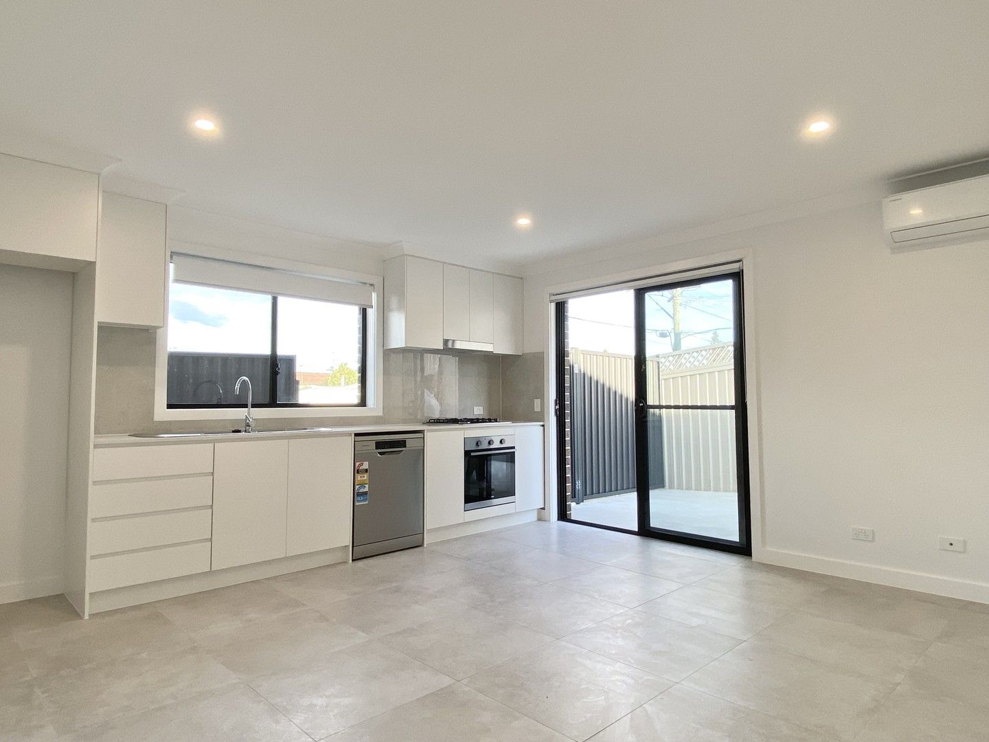 2 bedrooms Apartment / Unit / Flat in 34 Ellam Drive SEVEN HILLS NSW, 2147