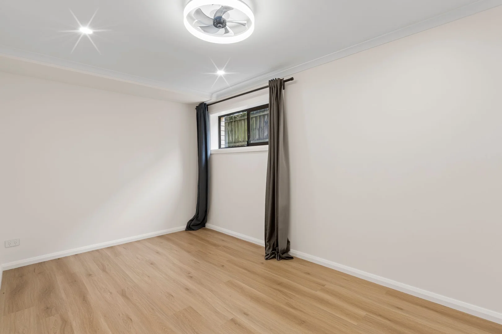 Additional image 5 of 8B Crest Dr, Elanora QLD 4221