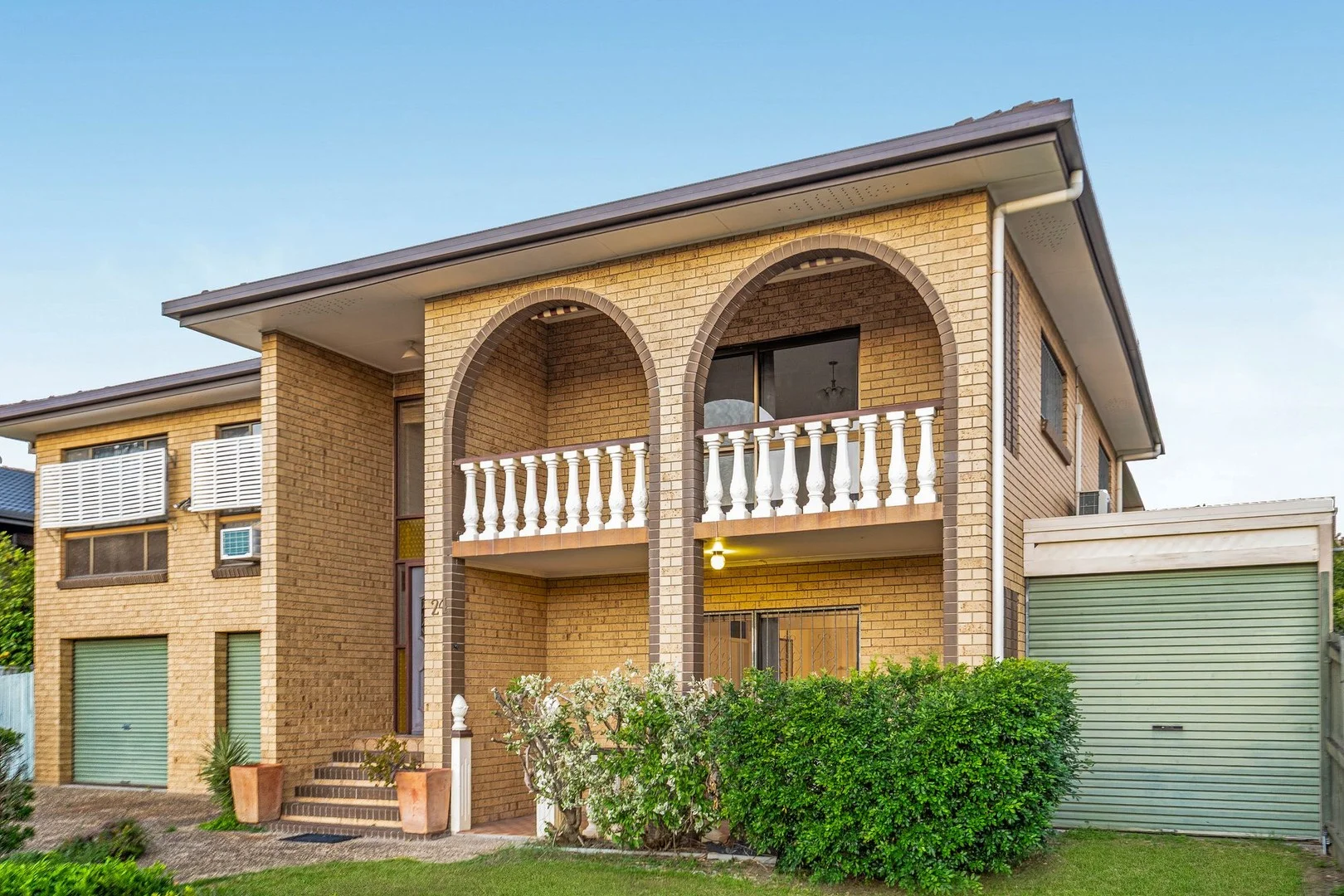 24 Bedivere Street, Carindale QLD 4152