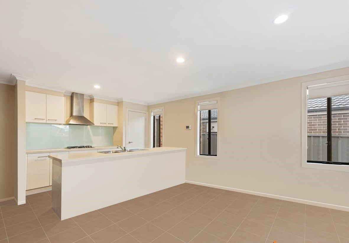 4 bedrooms House in 7 Pearl Drive CRAIGIEBURN VIC, 3064