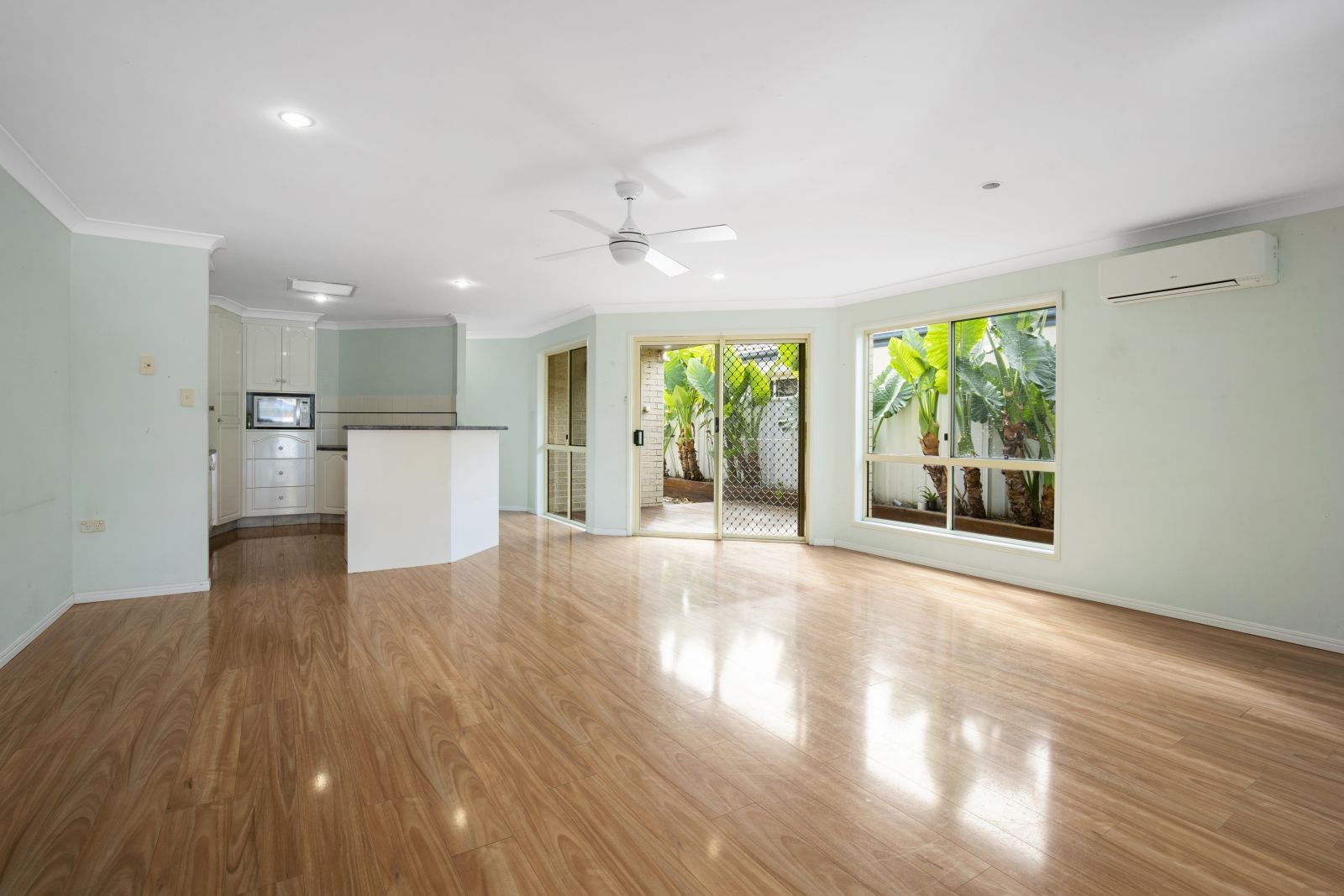 3 bedrooms House in 2/29 Hawaii Ave PALM BEACH QLD, 4221