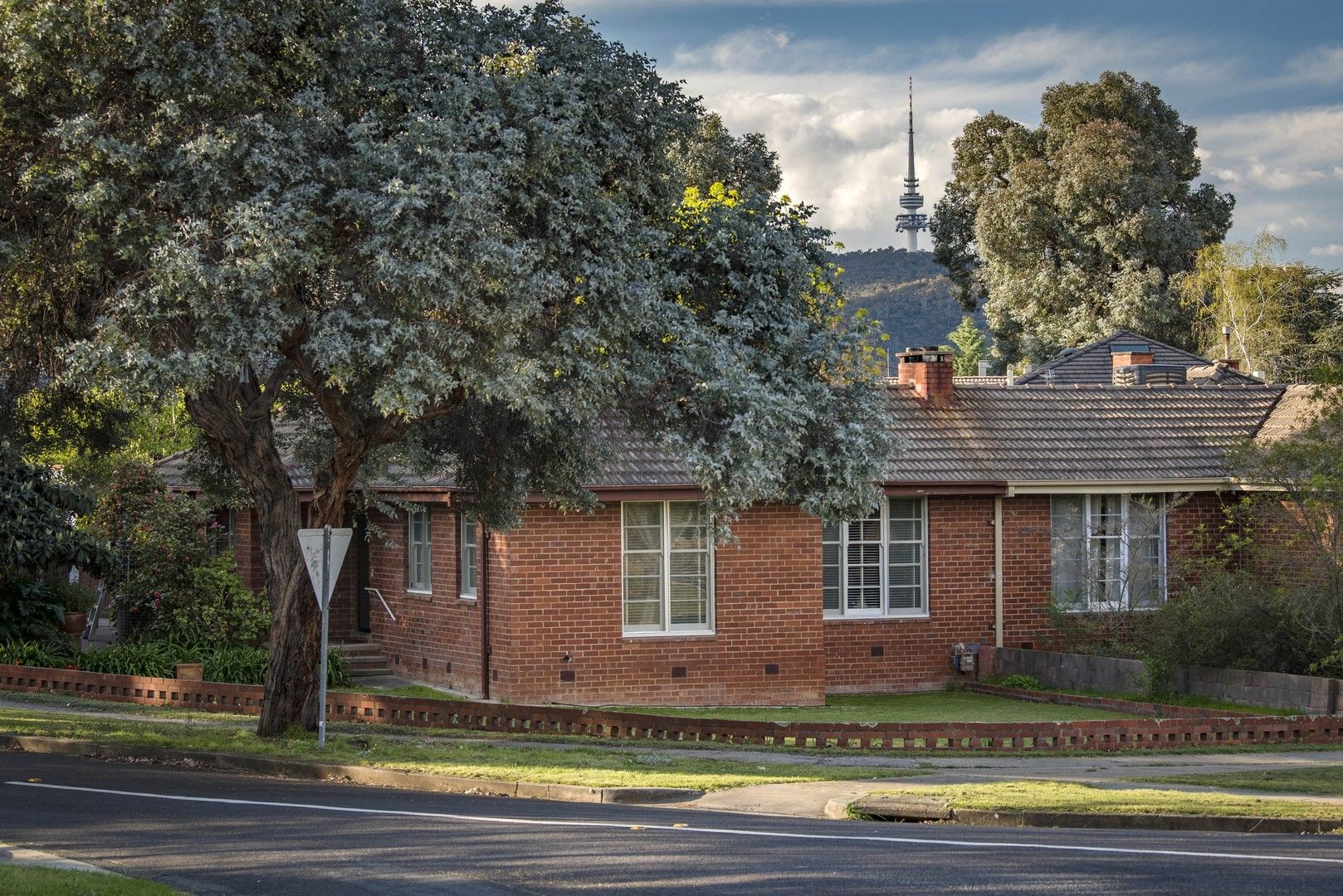 2 Schomburgk Street, Yarralumla ACT 2600, Image 0