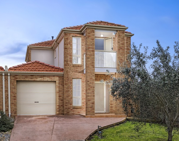 2/11 Brindalee Way, Hillside VIC 3037