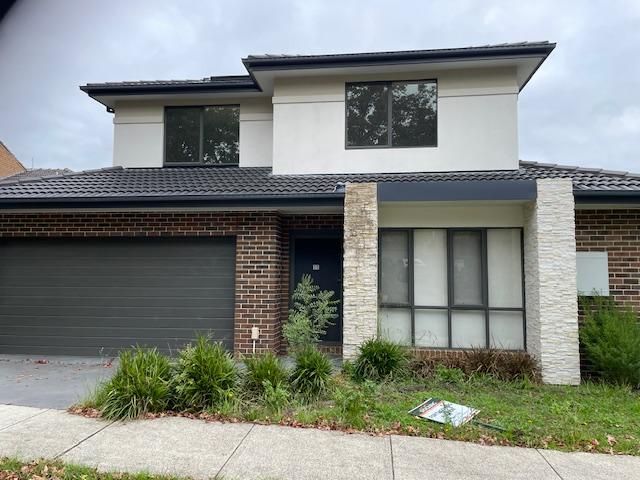 4 bedrooms Townhouse in 11 Webb Court VERMONT VIC, 3133
