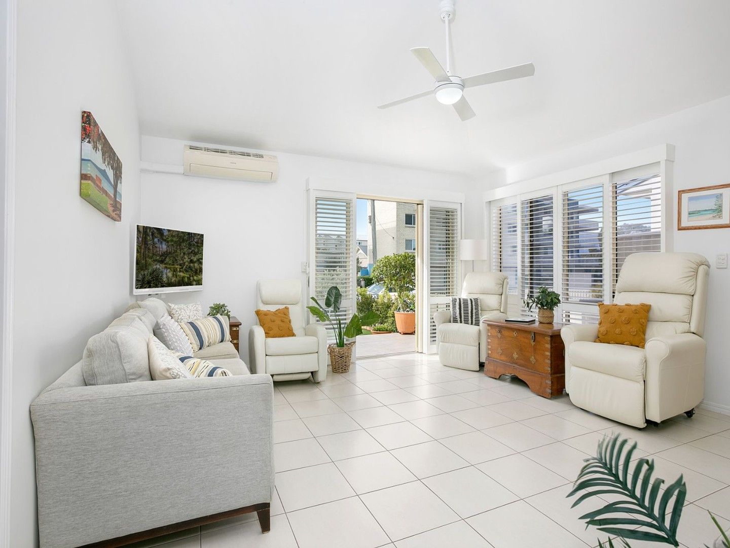 3 bedrooms Semi-Detached in 2/2 Burke Street GOLDEN BEACH QLD, 4551