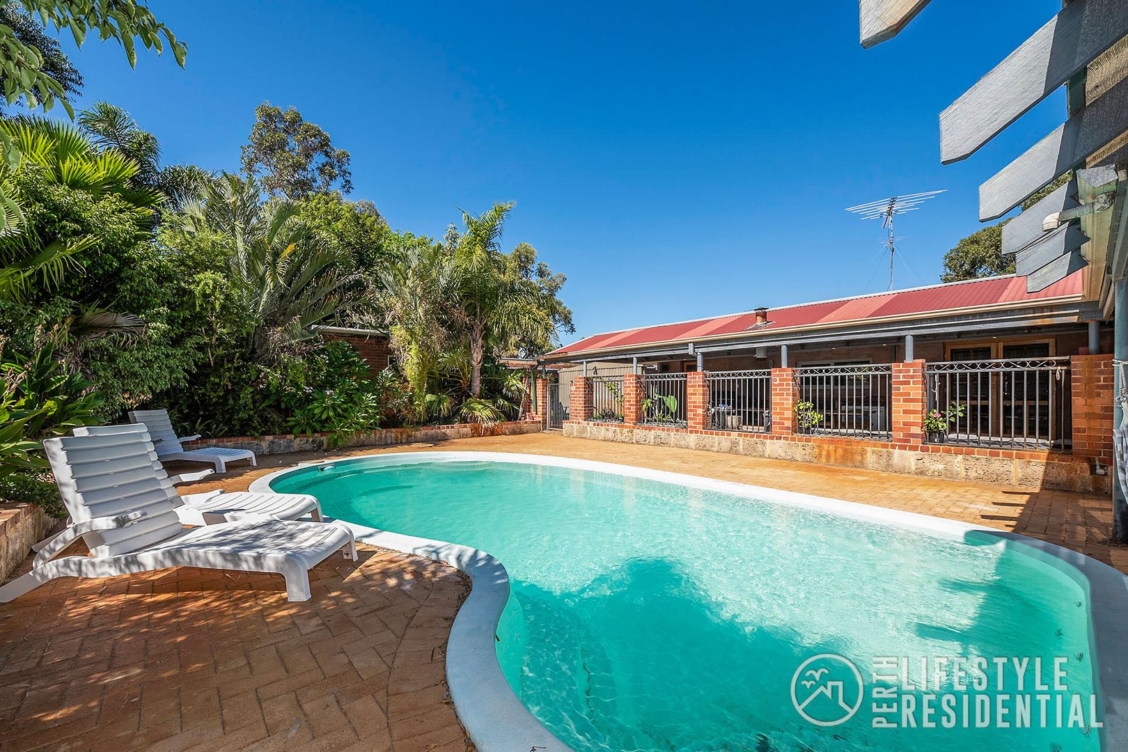 176 Woolly Bush Loop, Woodridge WA 6041, Image 2