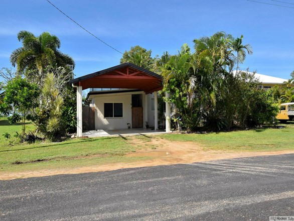 76 Taylor Street, Tully Heads QLD 4854