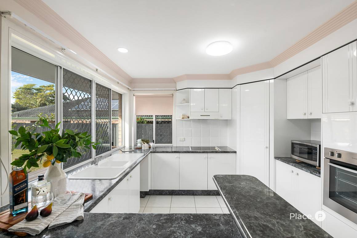 3 Violet Place Calamvale 4116 - Image 4