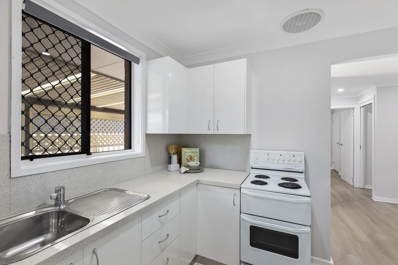 Additional image 4 of 5/90-92 Thompson Street, Long Jetty NSW 2261