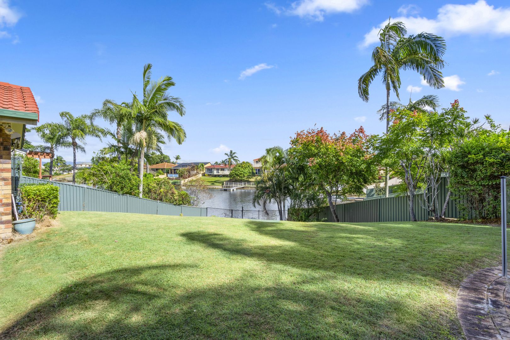 15 West Lynne, Benowa Waters QLD 4217, Image 2