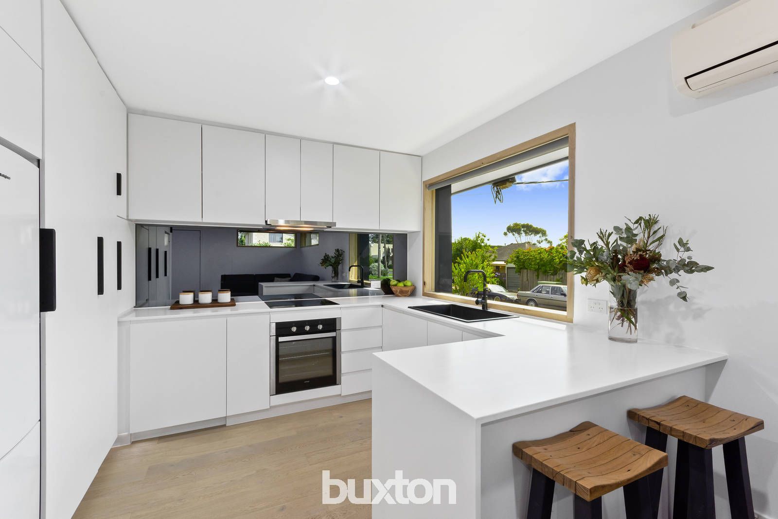 1/376 Autumn Street, Herne Hill VIC 3218, Image 1