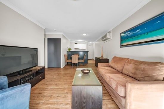 22 / 11 - 17 Philip Avenue, Broadbeach QLD 4218, Image 2