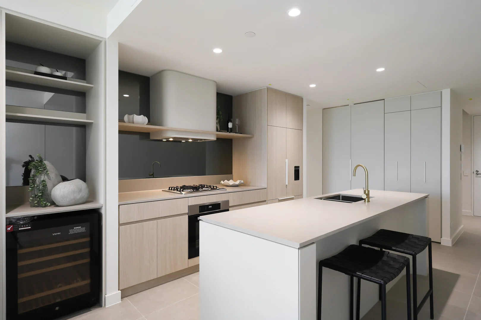 Additional image 10 of 406/7-9 Mermaid Avenue, Mermaid Beach QLD 4218